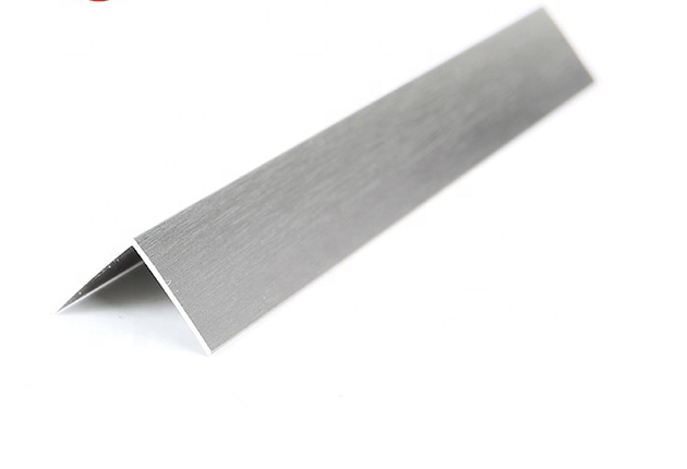 Aluminium angle